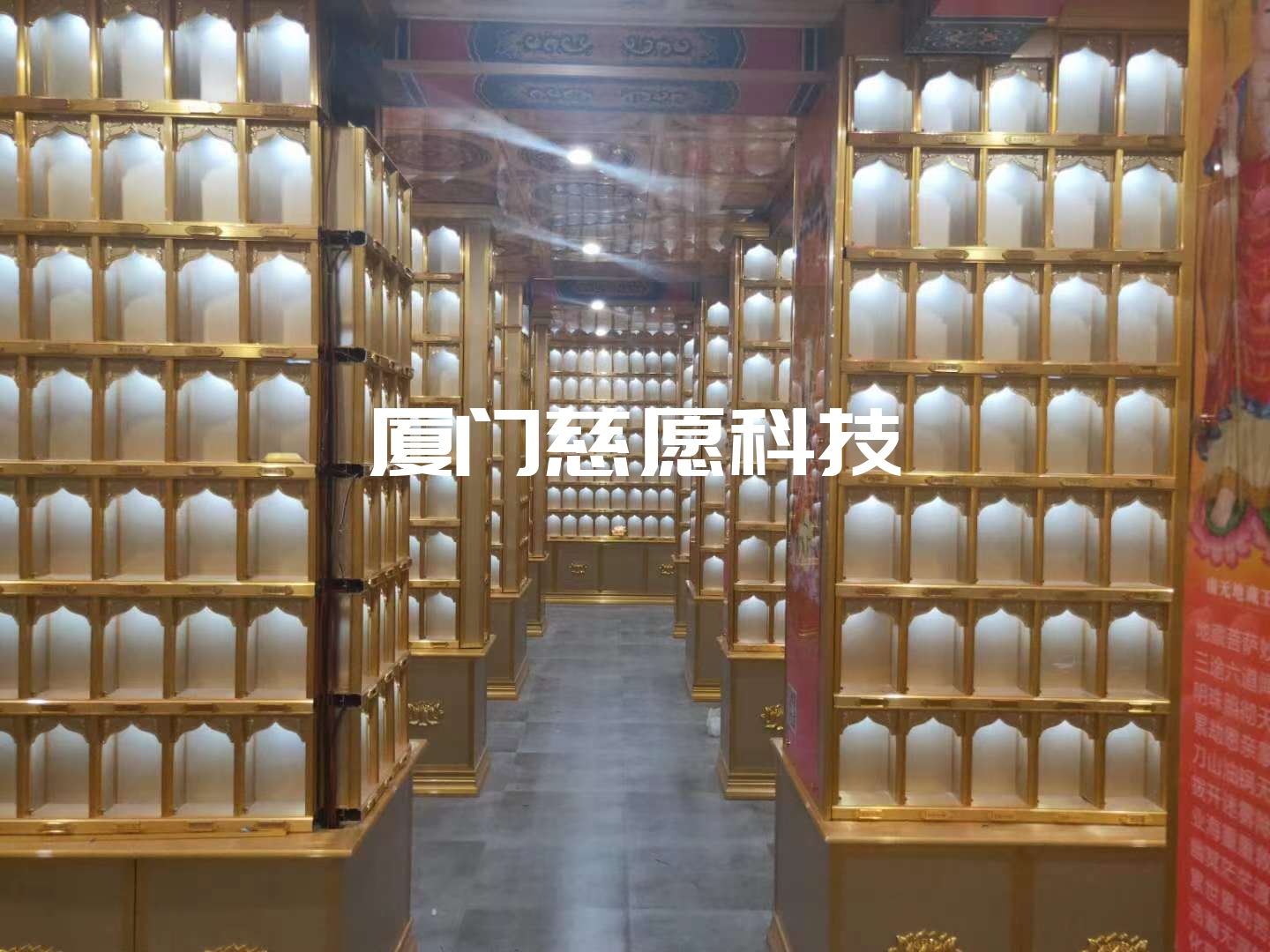 鋁合金牌位架價格是？